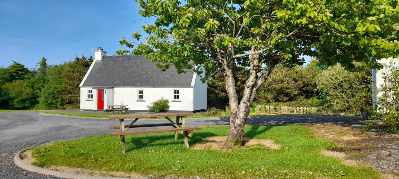 Louisburgh Cottages Екстериор снимка
