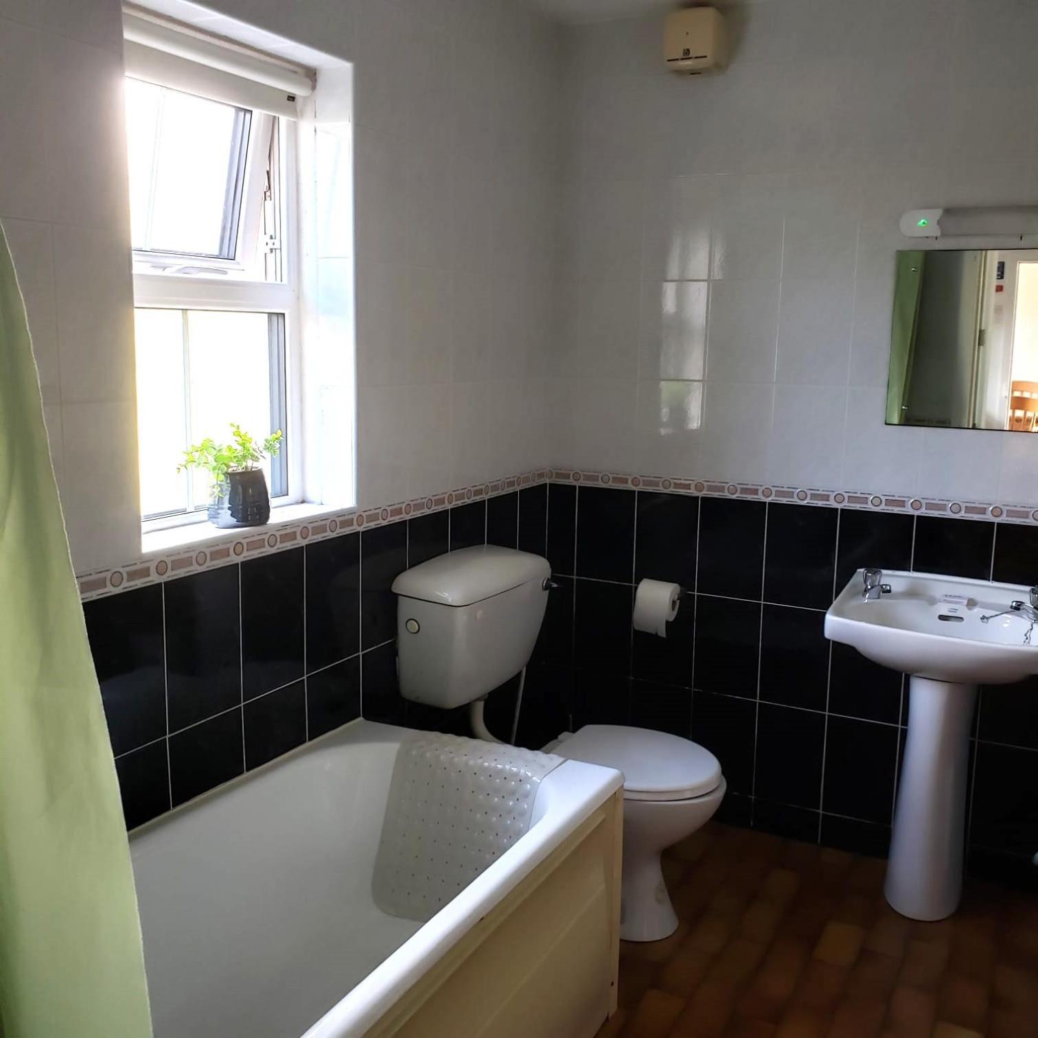 Louisburgh Cottages Екстериор снимка
