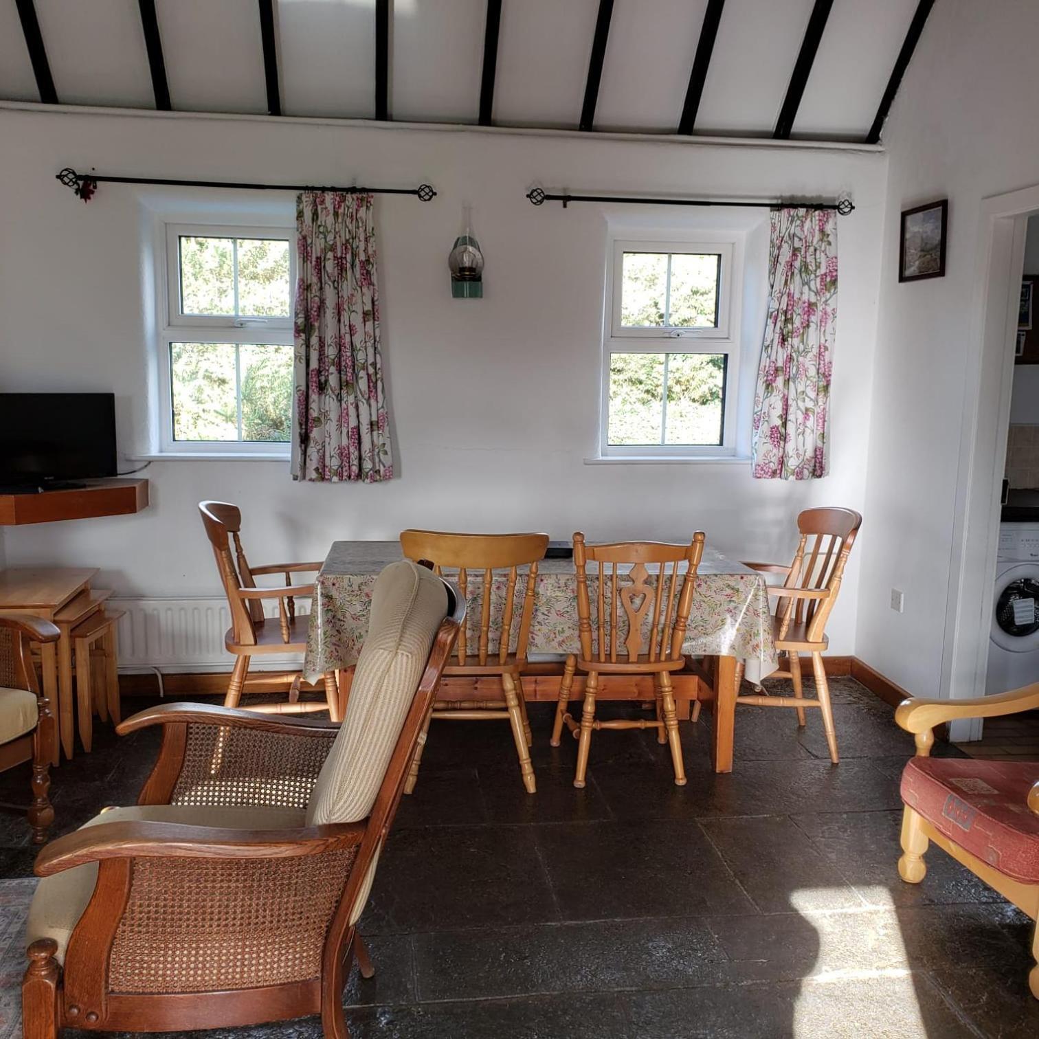 Louisburgh Cottages Екстериор снимка